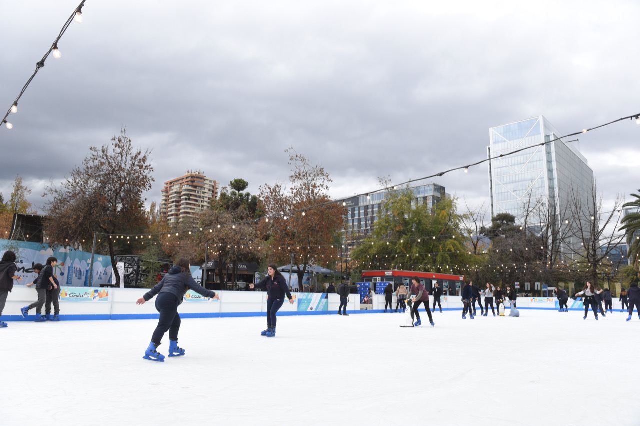 Pista patinaje en hielo, en Parque Araucano