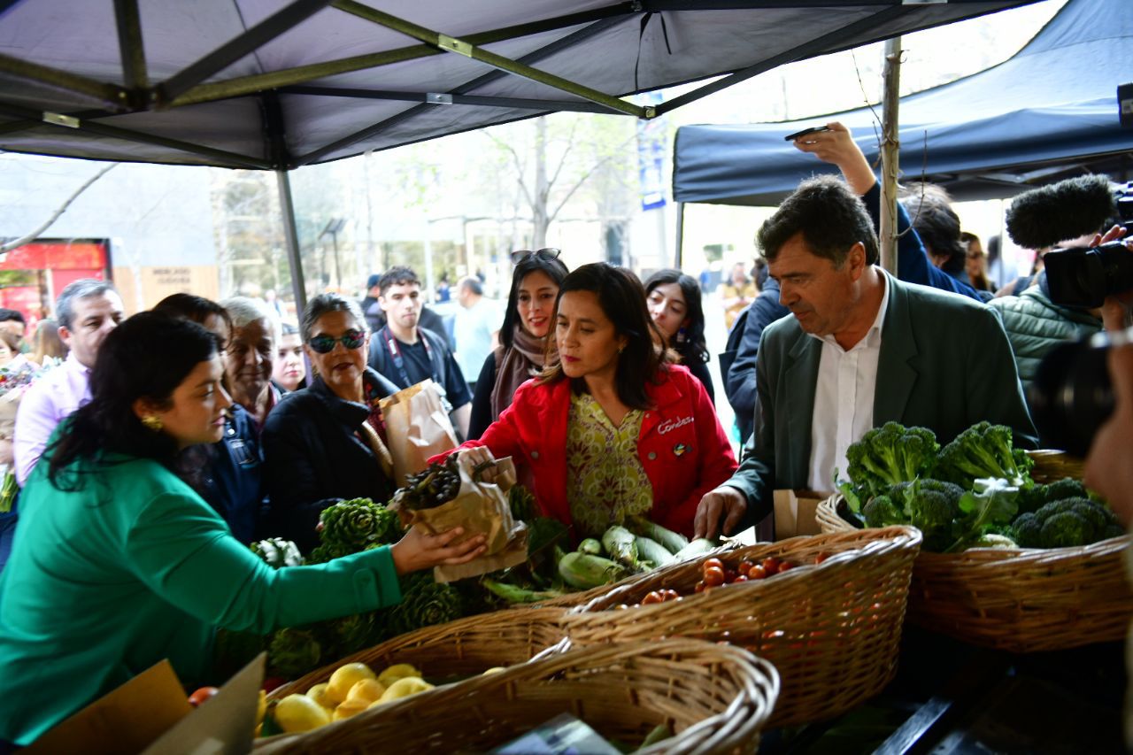 El mercado campesino se suma al reciclaje orgánico de Las Condes