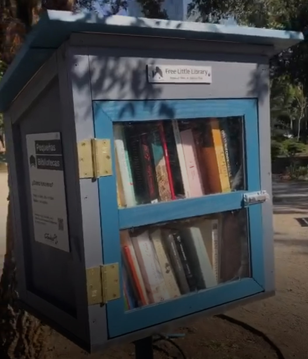 Pequeña Biblioteca: La iniciativa de Las Condes que permite entregar y dejar libros de manera gratuita